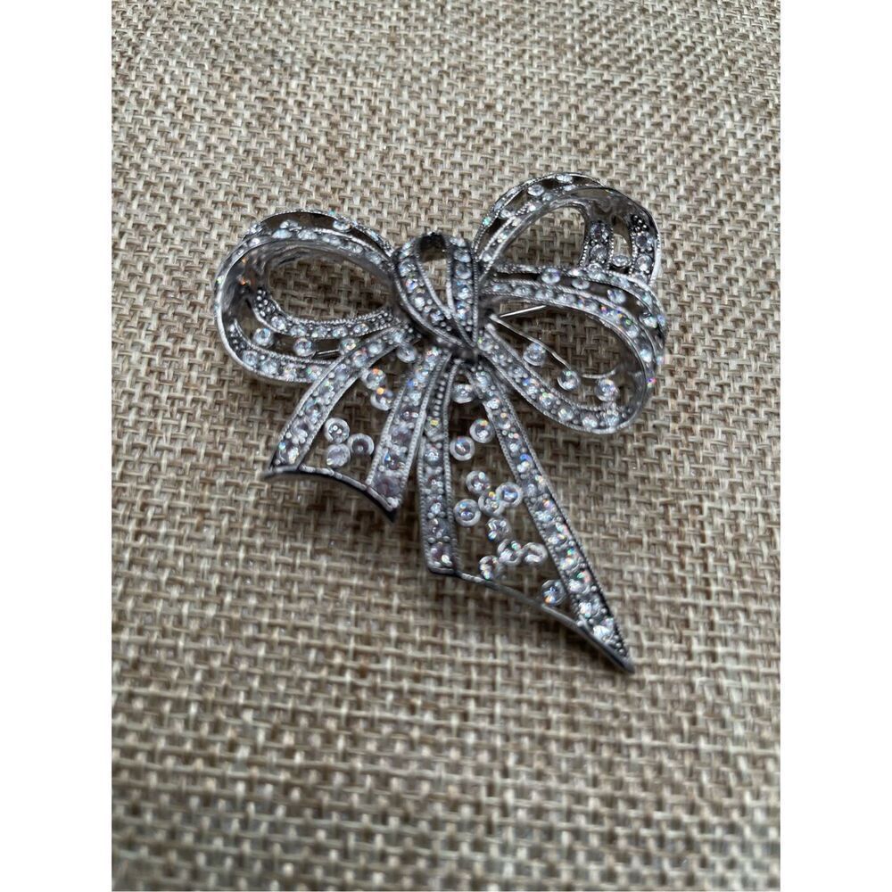 Vintage Joan Rivers Bow Clear Rhinestone Broach Mint Condition